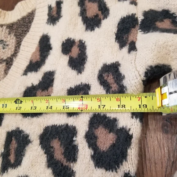 SOLD! Victoria’s Secret Pink Fuzzy Leopard Print Sweater - Picture 9 of 11